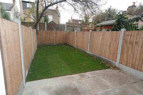 3 bedroom flat for sale, Morley Road, Leyton, London, E10