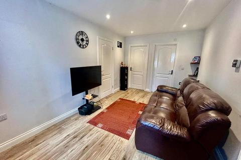2 bedroom flat for sale, Alexandra Road, Farnborough, GU14