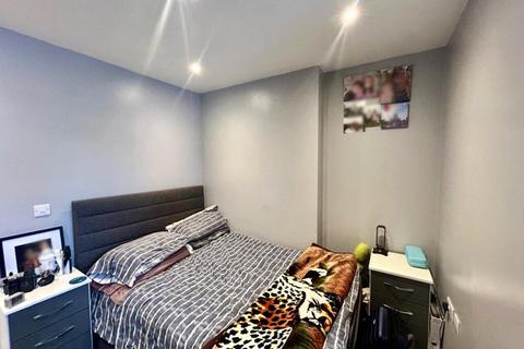 2 bedroom flat for sale, Alexandra Road, Farnborough, GU14
