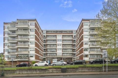 Regents Park Road, London N3