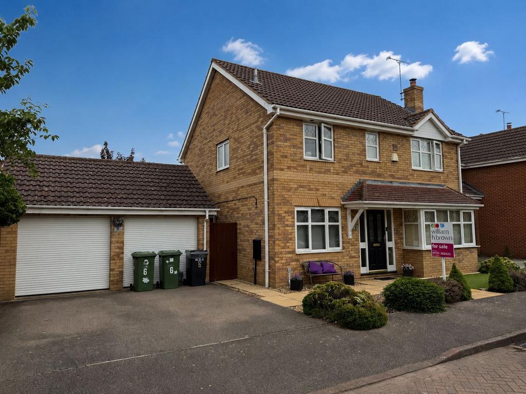 4 bedroom detached house for sale
