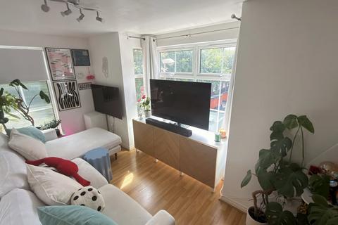 Flat - Chancellor Court, Liverpool, L8