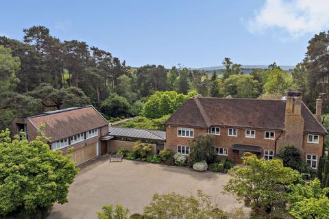 5 bedroom detached house for sale, Swifts Close, Farnham, Surrey