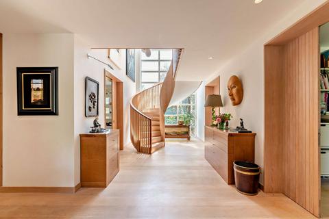 5 bedroom detached house for sale, Swifts Close, Farnham, Surrey