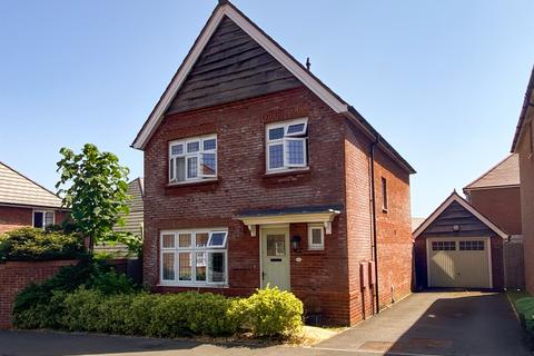 3 bedroom detached house for sale, Osprey Road, Warminster