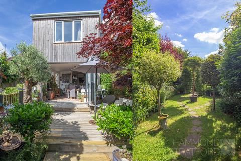 3 bedroom semi-detached house for sale, Long John Hill, Norwich