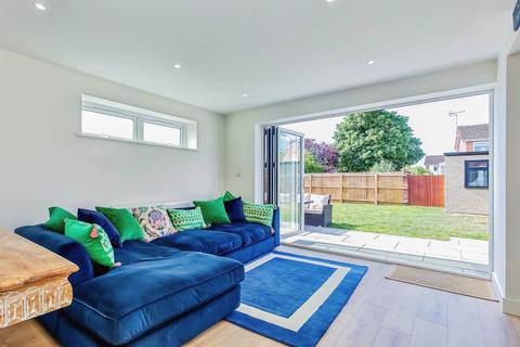 4 bedroom semi-detached house for sale, Gleneagles Close, Stamford