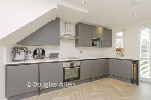 Arrowsmith Path, Chigwell, Essex