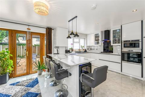 4 bedroom end of terrace house for sale, Lambourne Gardens, Barking IG11