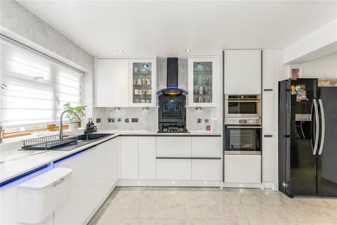 4 bedroom end of terrace house for sale, Lambourne Gardens, Barking IG11