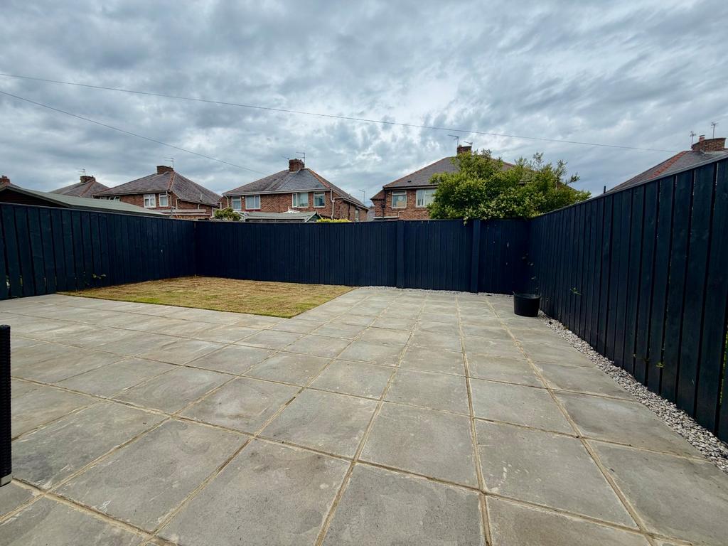 House in Newcastle upon Tyne, Blakelaw, Kenton - More
