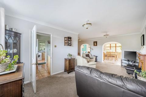 3 bedroom bungalow for sale, Folly View Crescent, Faringdon SN7