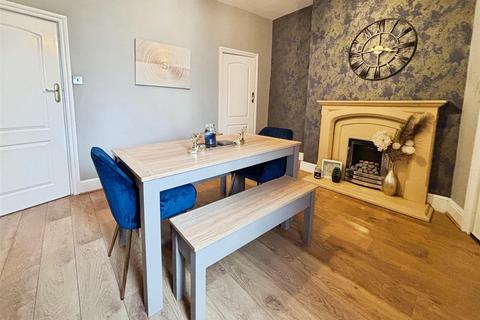 3 bedroom semi-detached house for sale, Poplar Grove, Bradford BD7