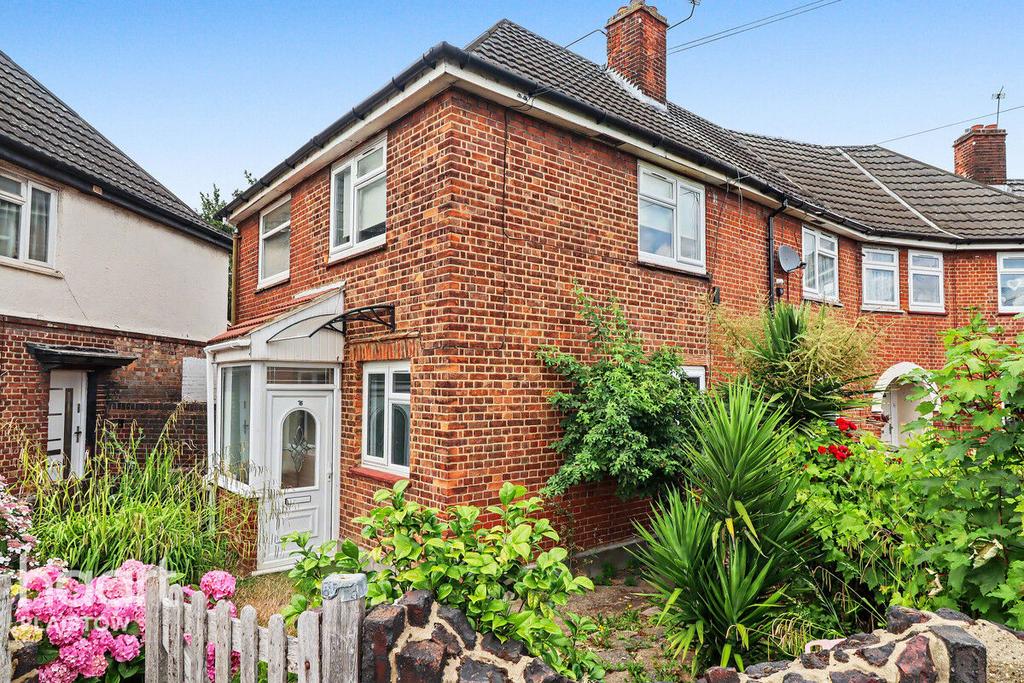 Detached house exterior, garden