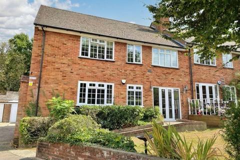 The Bartons, Elstree Hill North, Elstree, Hertfordshire WD6