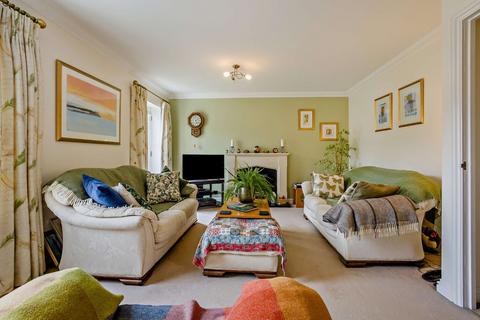 4 bedroom terraced house for sale, St. Barnabas Court, Cambridge, Cambridgeshire
