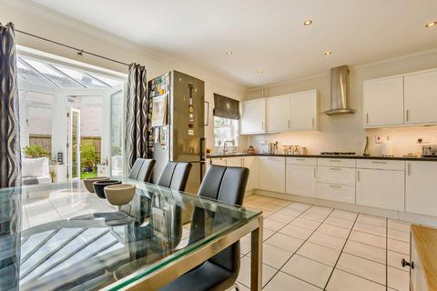 4 bedroom terraced house for sale, St. Barnabas Court, Cambridge, Cambridgeshire