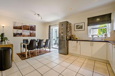 4 bedroom terraced house for sale, St. Barnabas Court, Cambridge, Cambridgeshire