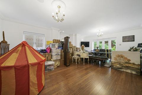 7 bedroom house to rent, Saint Davids Drive, Egham TW20