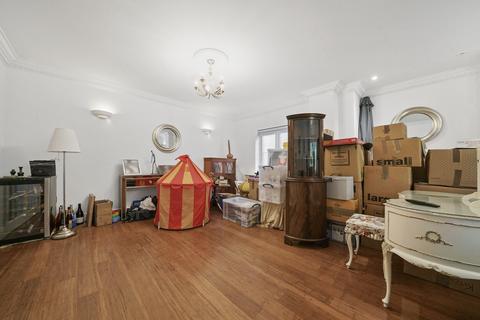 7 bedroom house to rent, Saint Davids Drive, Egham TW20