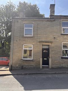 2 bedroom end of terrace house to rent, Rayner Road, Brighouse