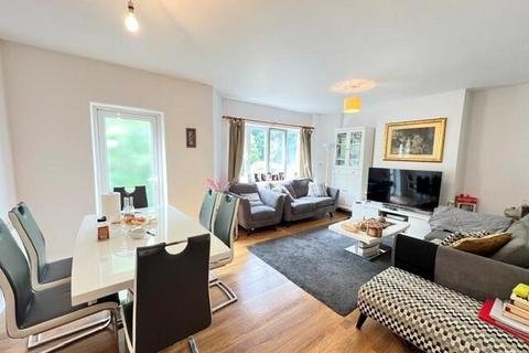 3 bedroom semi-detached house to rent, Ridgeview Road, Whetstone
