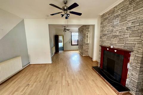 2 bedroom end of terrace house for sale, Fern Grove, Folkestone Street, Hull, HU5 1BN