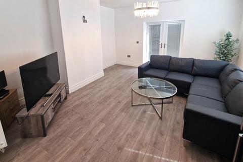 4 bedroom detached house to rent, 3 Station Street, Swinton, Swinton, Mexborough, South Yorkshire, S64