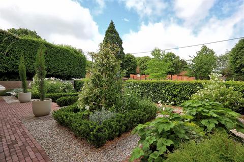 4 bedroom detached house for sale, Grange Hill, Coggeshall