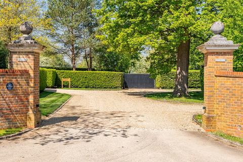 4 bedroom bungalow for sale, Heath Lane, Codicote, Hitchin