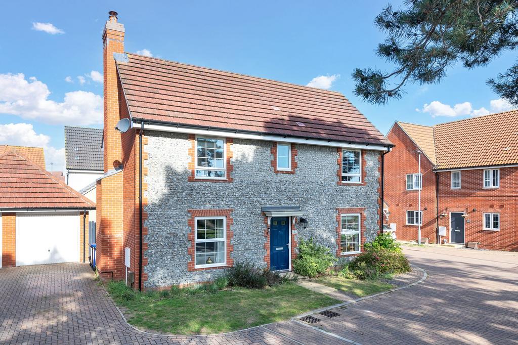 4 bedroom detached house for sale