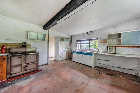 2 bedroom cottage for sale, Clows Top, Kidderminster
