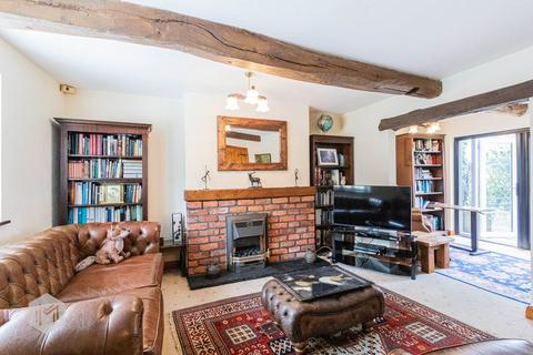 3 bedroom cottage for sale, Southworth Lane, Croft, WA3