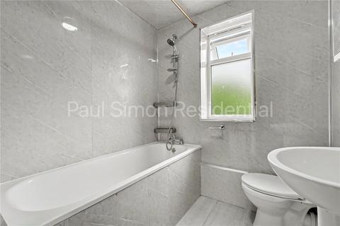 2 bedroom maisonette for sale, Legatte Court, Warwick Gardens, London, N4
