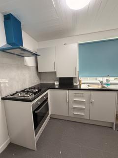 2 bedroom semi-detached house to rent, Wavertree Road, Manchester M9