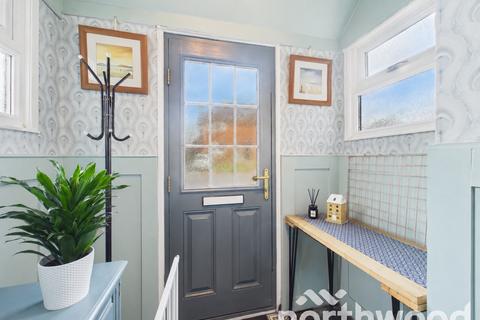 3 bedroom end of terrace house for sale, Tennyson Road, Ashford, Ashford, TN23