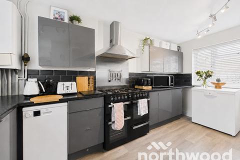 3 bedroom end of terrace house for sale, Tennyson Road, Ashford, Ashford, TN23