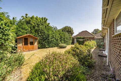 3 bedroom bungalow for sale, Cary Close, Newbury