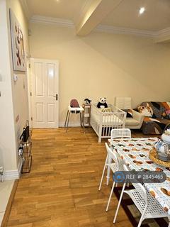 1 bedroom in a house share to rent, Moorcroft, Uxbridge, UB8