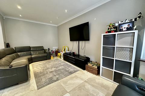 4 bedroom terraced house for sale, Ilford IG2