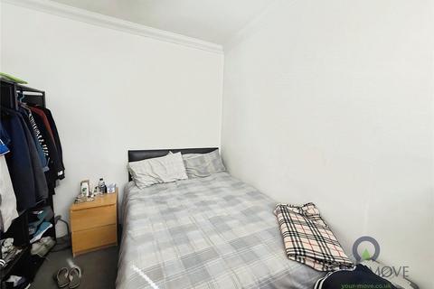 2 bedroom terraced house to rent, Esslemont Road, Hampshire PO4