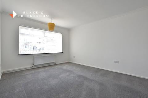 2 bedroom detached bungalow for sale, Frinton Road, Holland on Sea, CO15 5UP