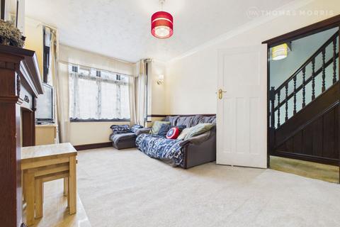 3 bedroom semi-detached house for sale, Banks Road, Bedfordshire SG18