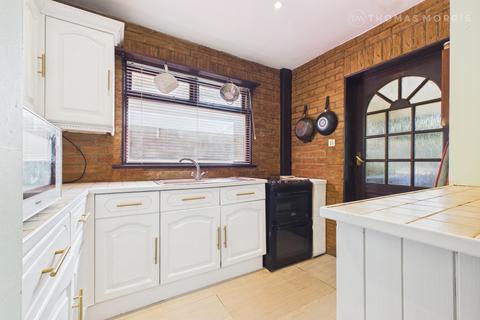 3 bedroom semi-detached house for sale, Banks Road, Bedfordshire SG18