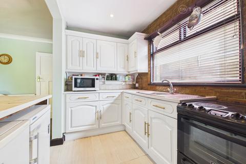3 bedroom semi-detached house for sale, Banks Road, Bedfordshire SG18