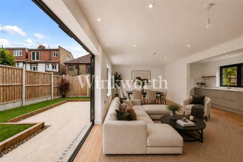 4 bedroom detached house for sale, Beechdale, London, N21