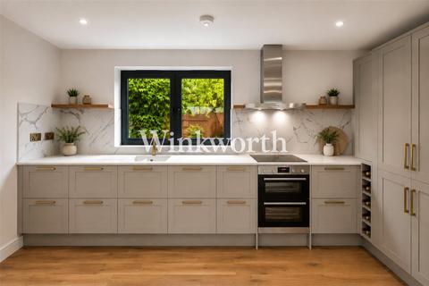 4 bedroom detached house for sale, Beechdale, London, N21