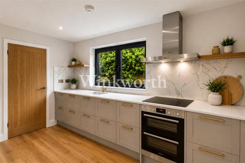 4 bedroom detached house for sale, Beechdale, London, N21