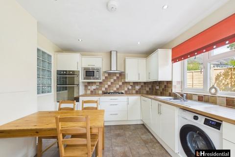 Rossington Avenue, Borehamwood WD6
