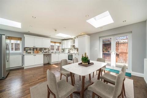 3 bedroom semi-detached house for sale, Marvels Lane, London SE12